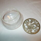 Glass box metal lid