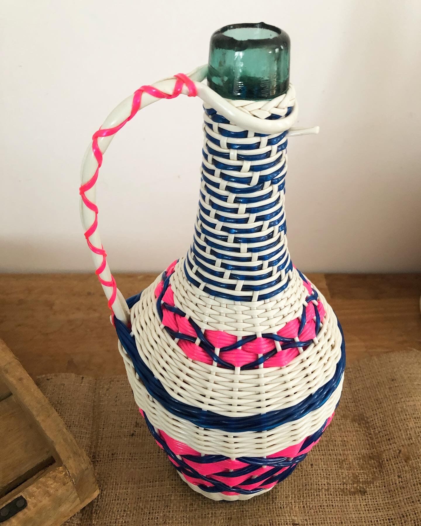 Scoubidou demijohn