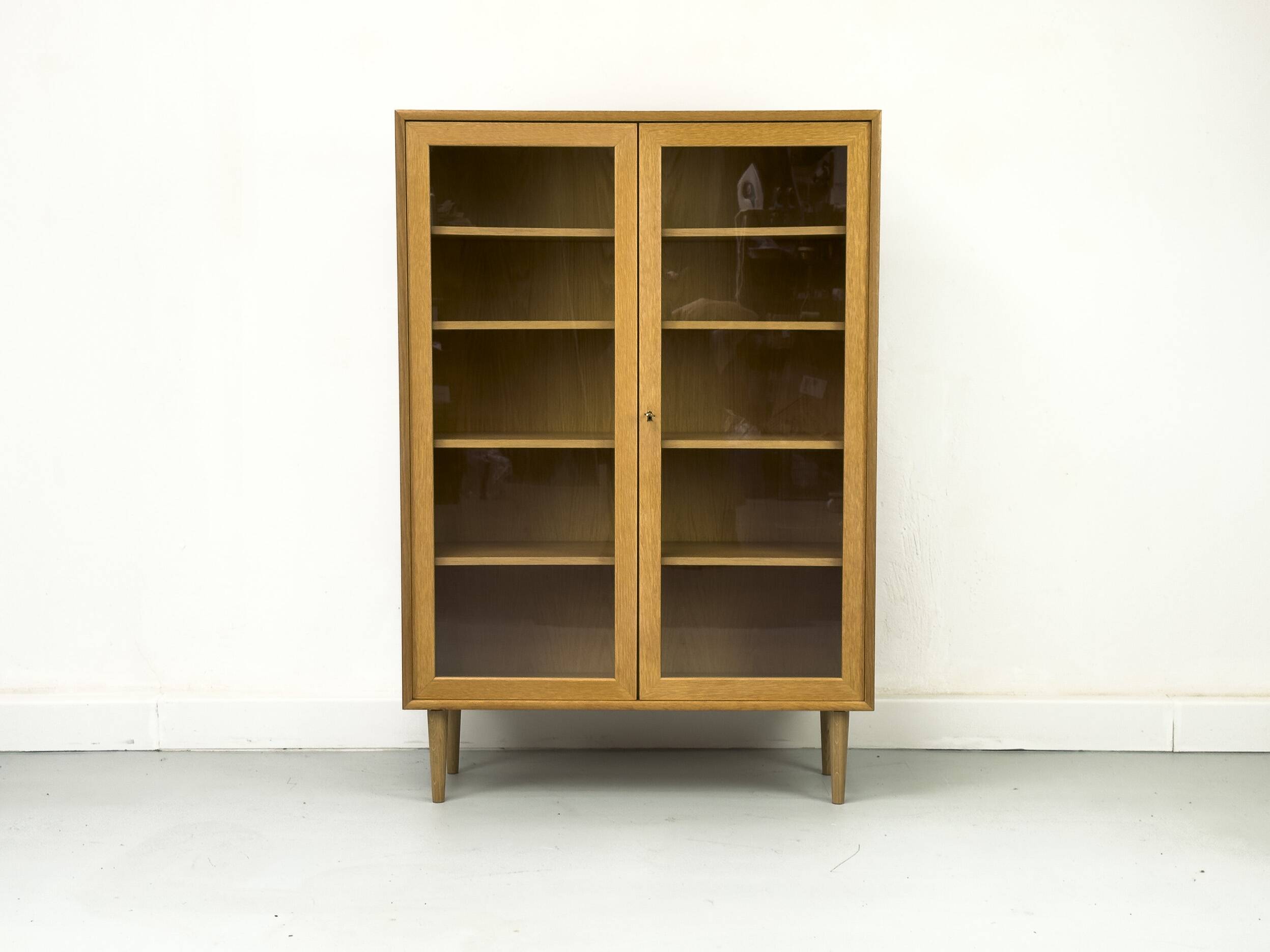 Mid Century Display Case in light oak by WK Möbel, 1970s