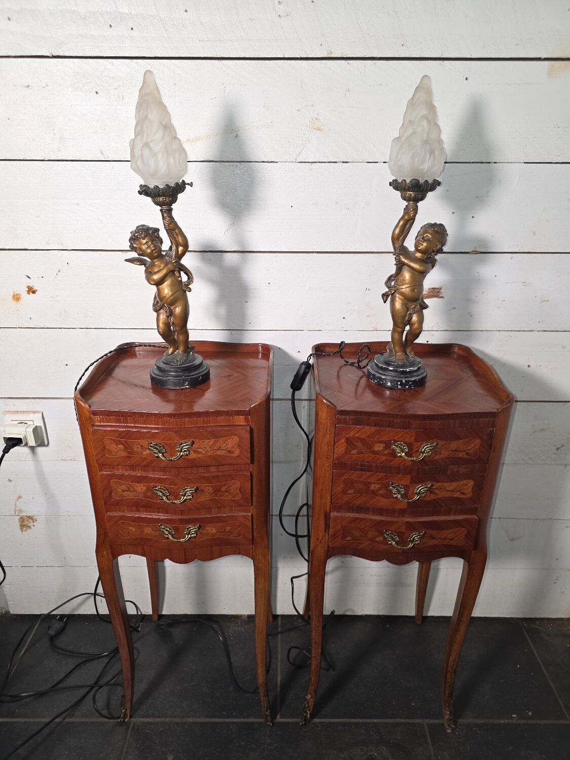 Pair of putti angel lamps from the 19th century.