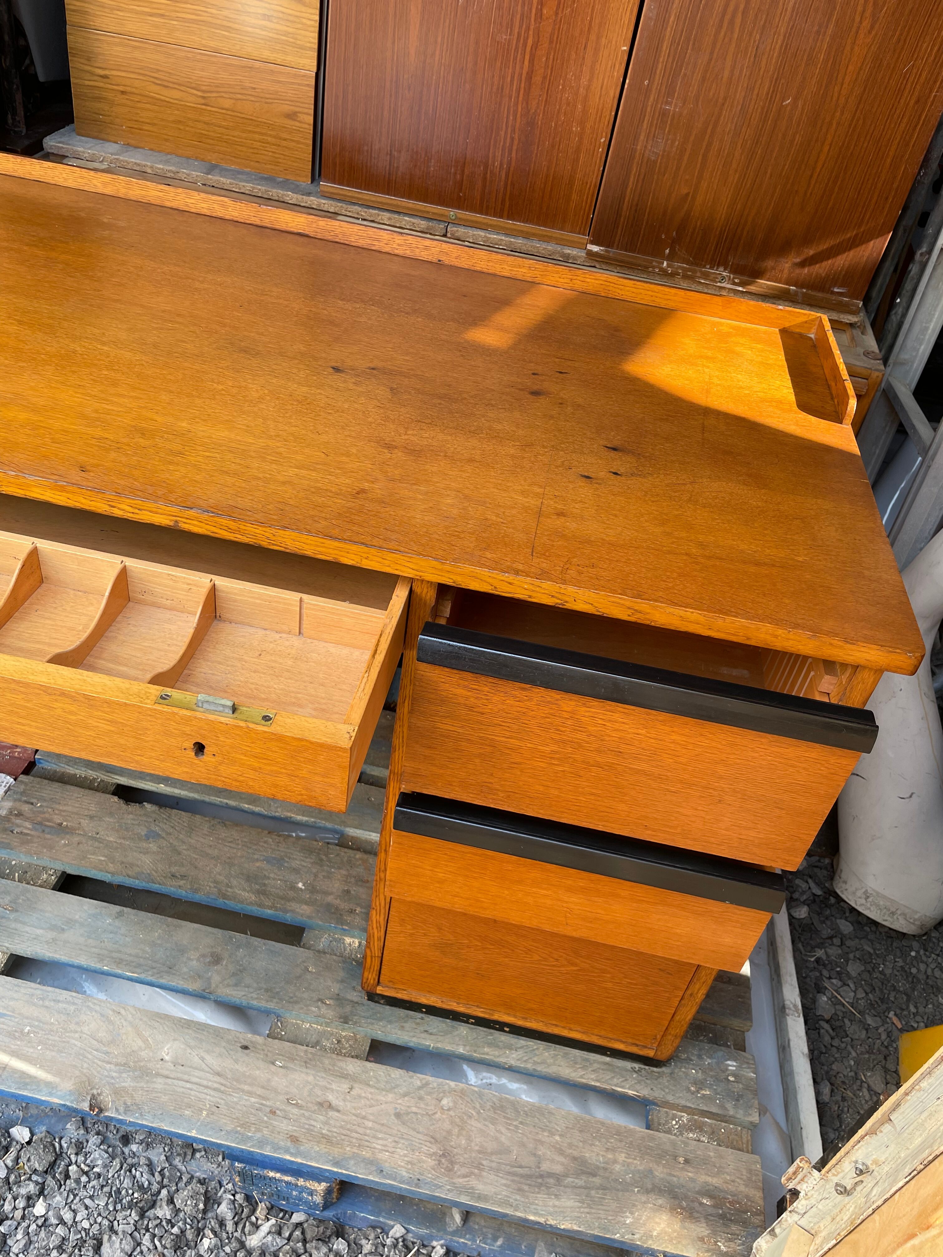 Vintage office year 50