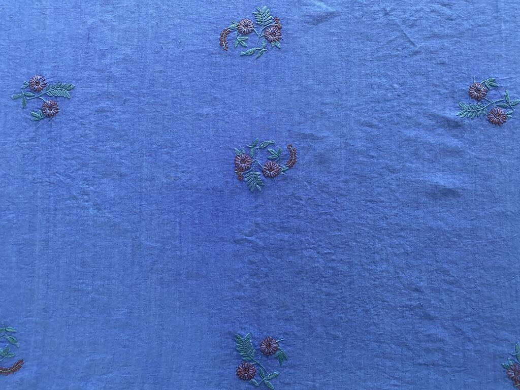 Vintage hand-embroidered tablecloth, floral patterns - Ocean blue - Linen - 160x155 cm