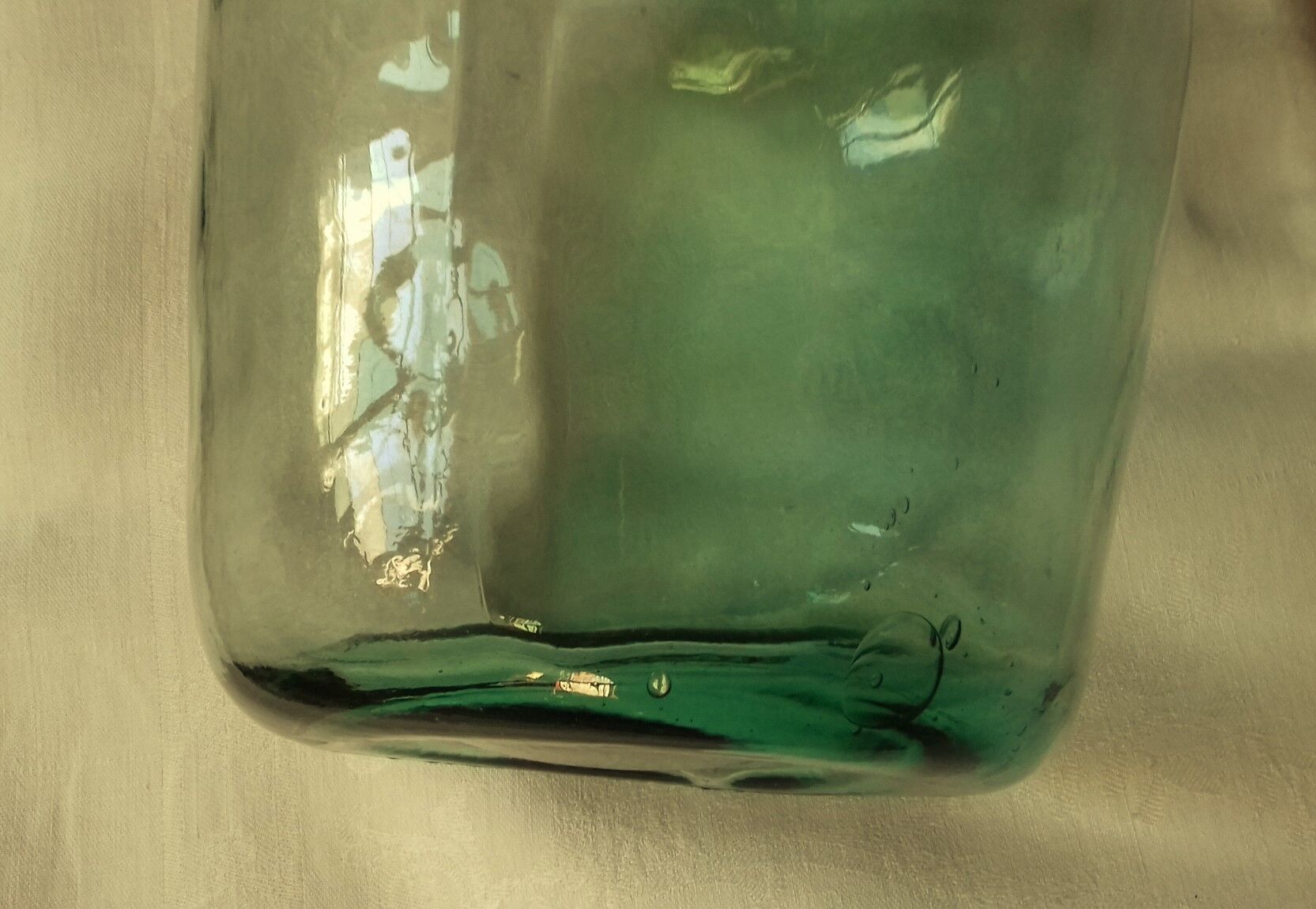 Demijohn Bonbonne green glass Vayelense Deco Indus vase collection