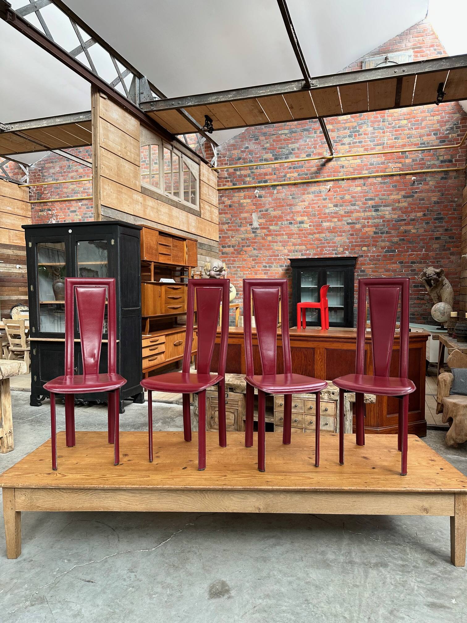 Suite de 4 chaises en cuir  de marque dad 1960’s