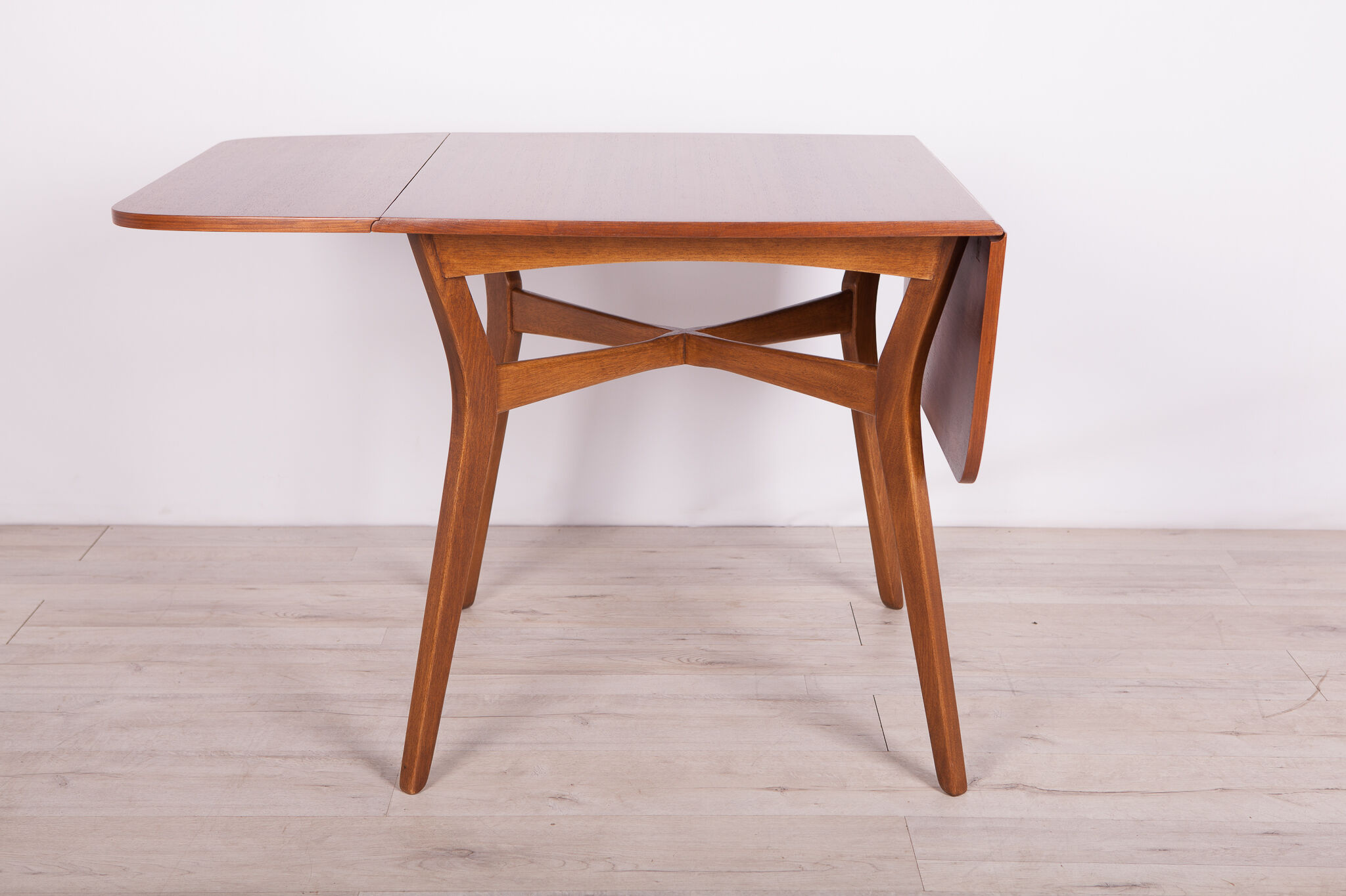 Butterfly dining table from G-plan, 1960