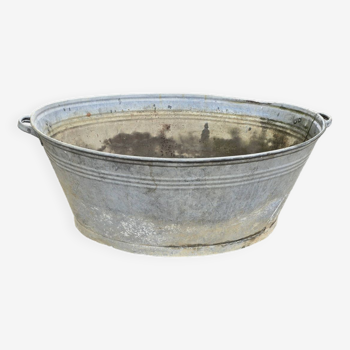 Old zinc basin, 90 liters