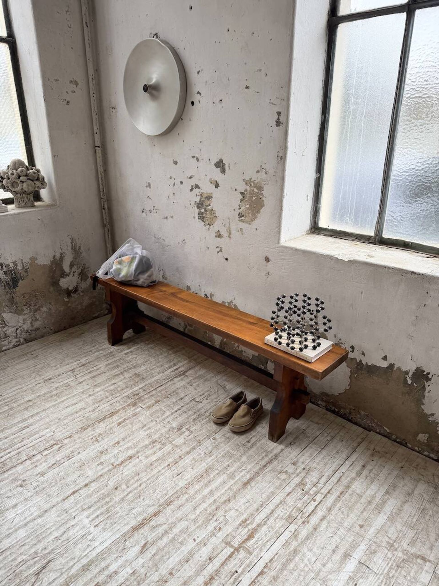 Paire de bancs noyer 1900