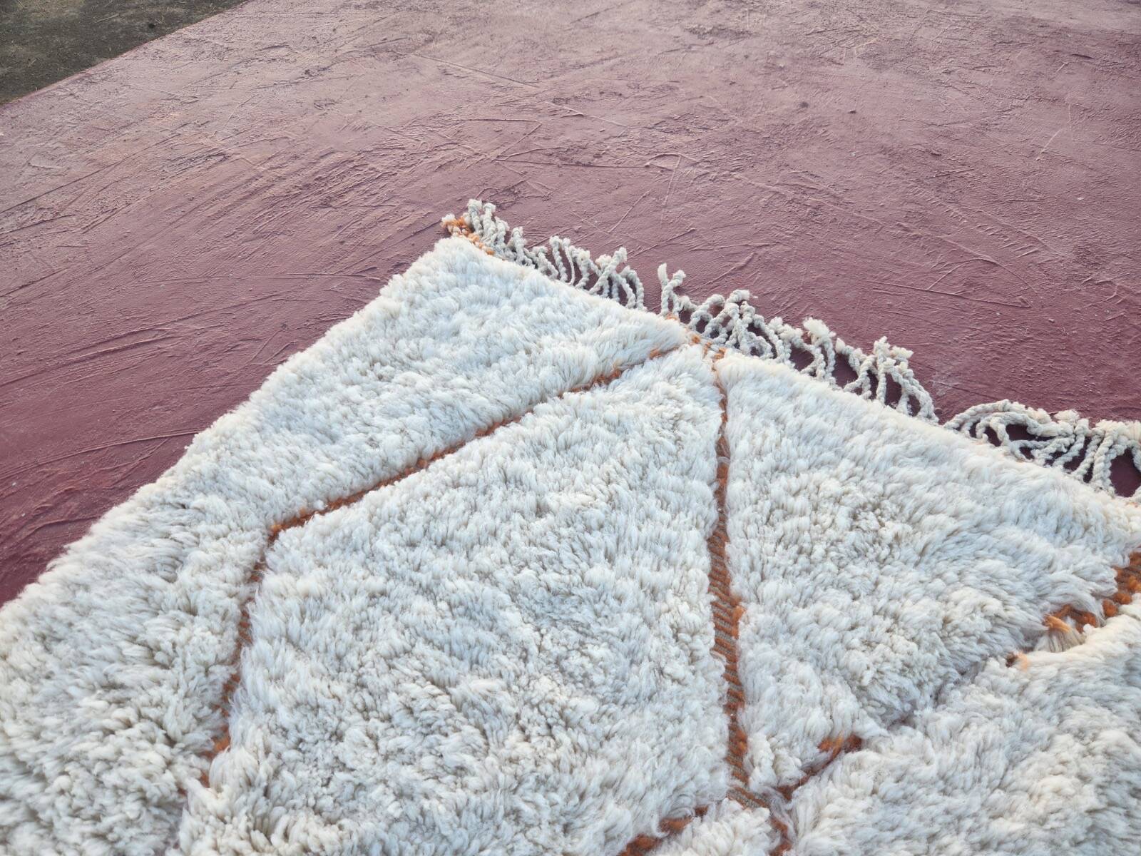 Beni Ouarain rug 300x200 cm – Thick ivory wool, diamond patterns