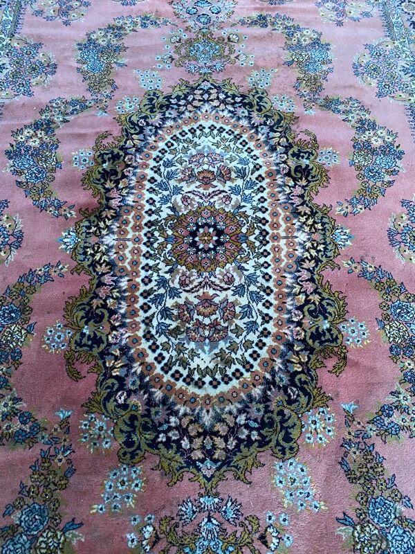 Large Persian style rug 202x300 cm