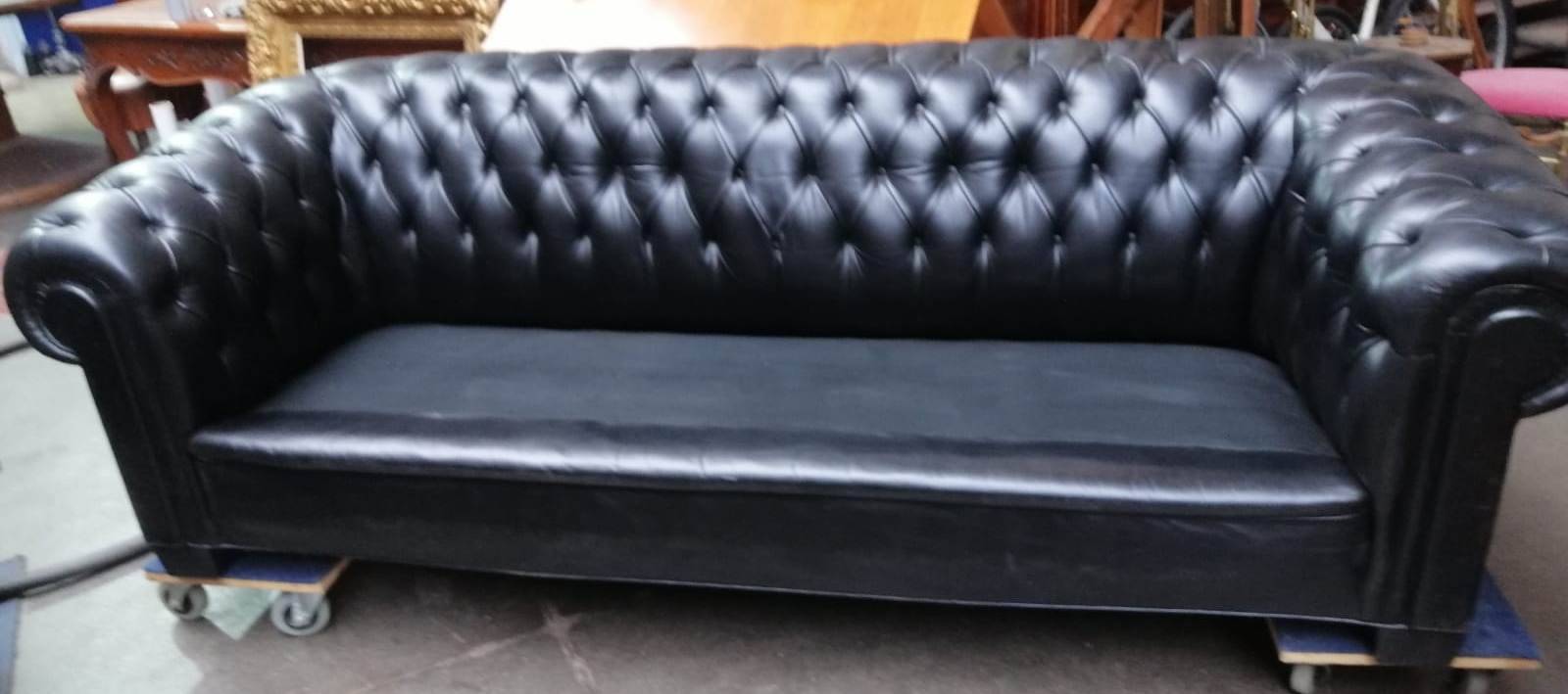 Chesterfield sofa. Leather.