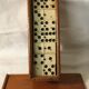 Jeu de dominos anciens en bois et os