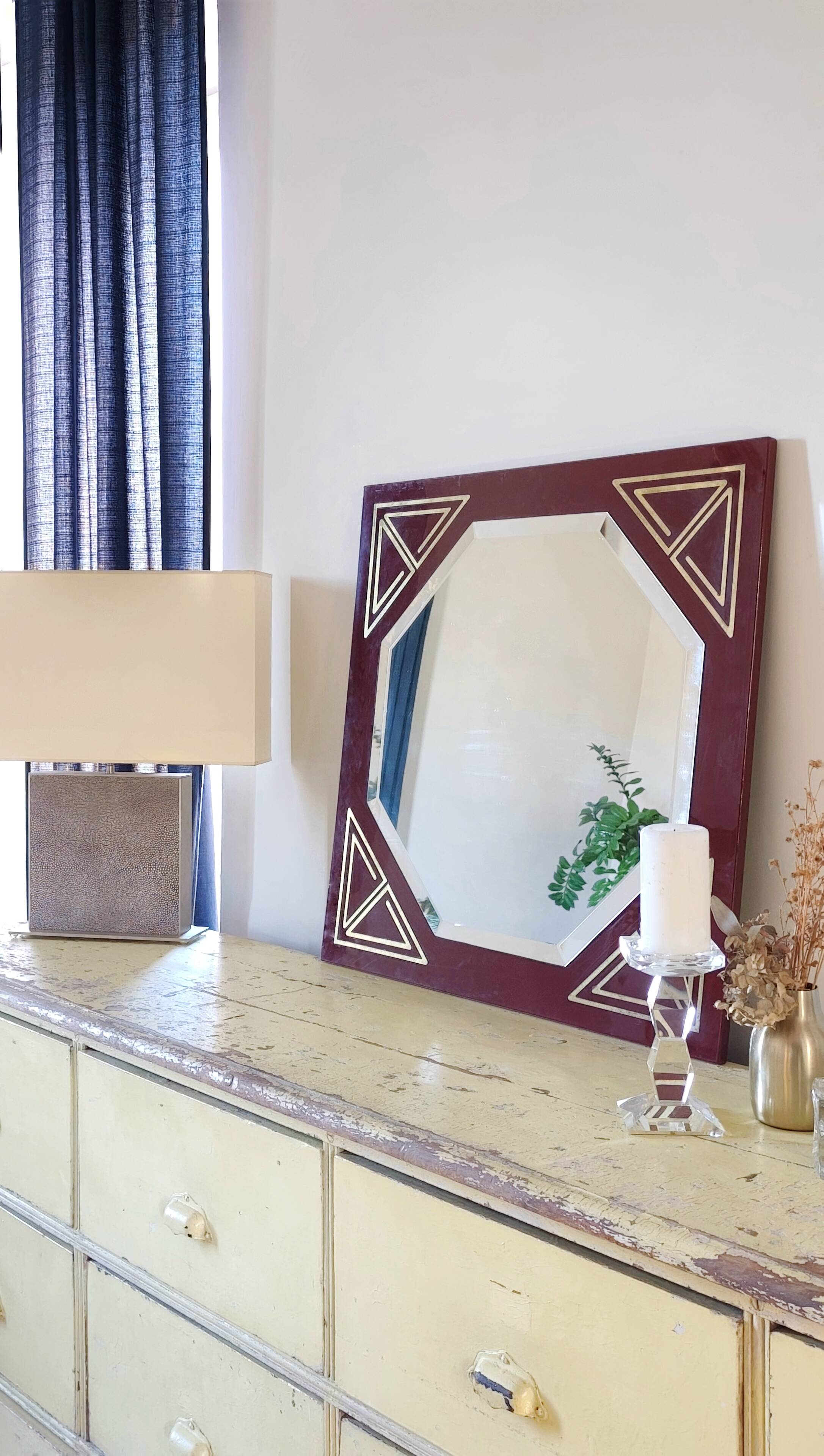 Miroir laqué et incrustation doré vintage