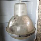 Holophane sphere suspension