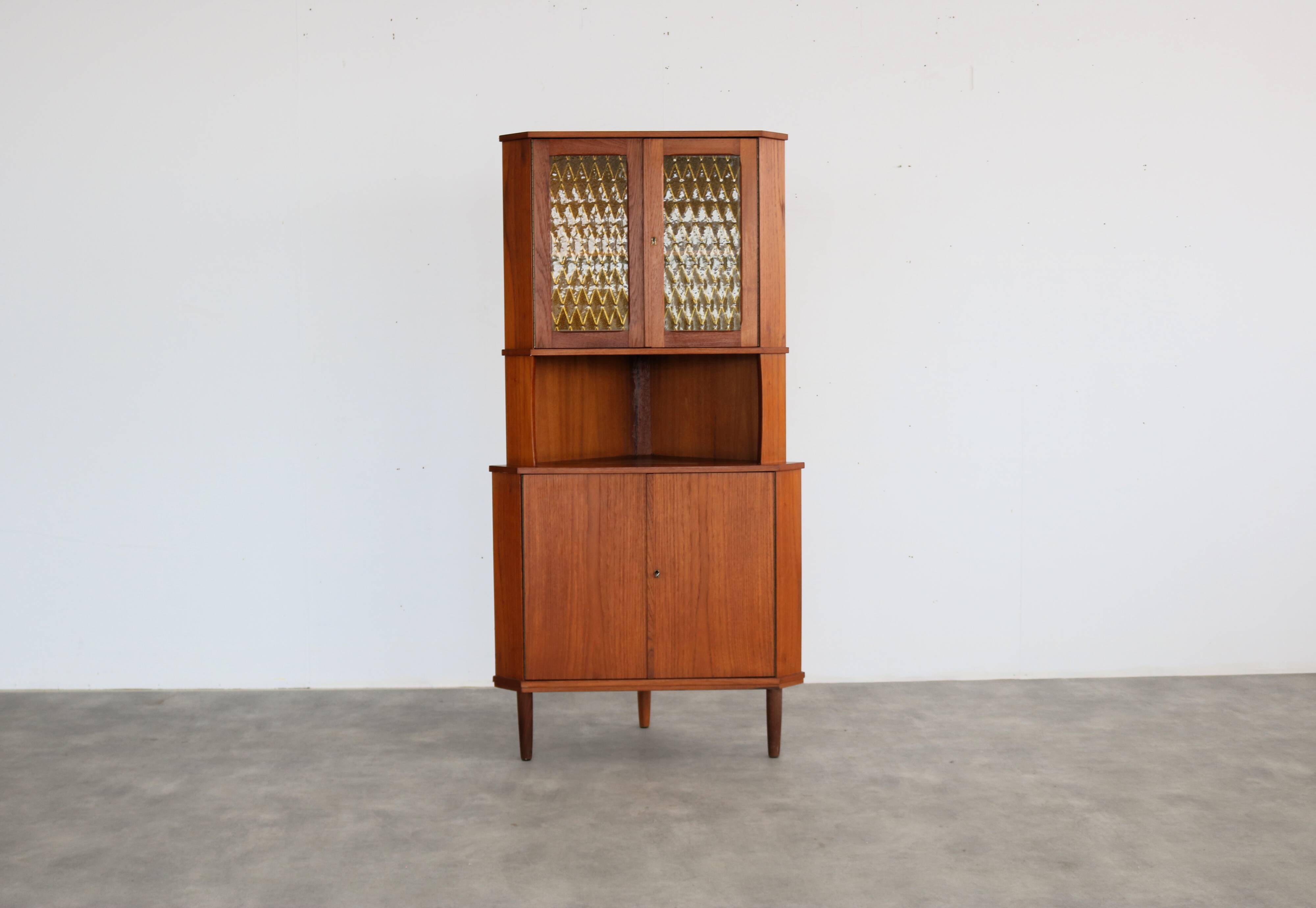 vintage corner cabinet | display cabinet | 1960s | Danish