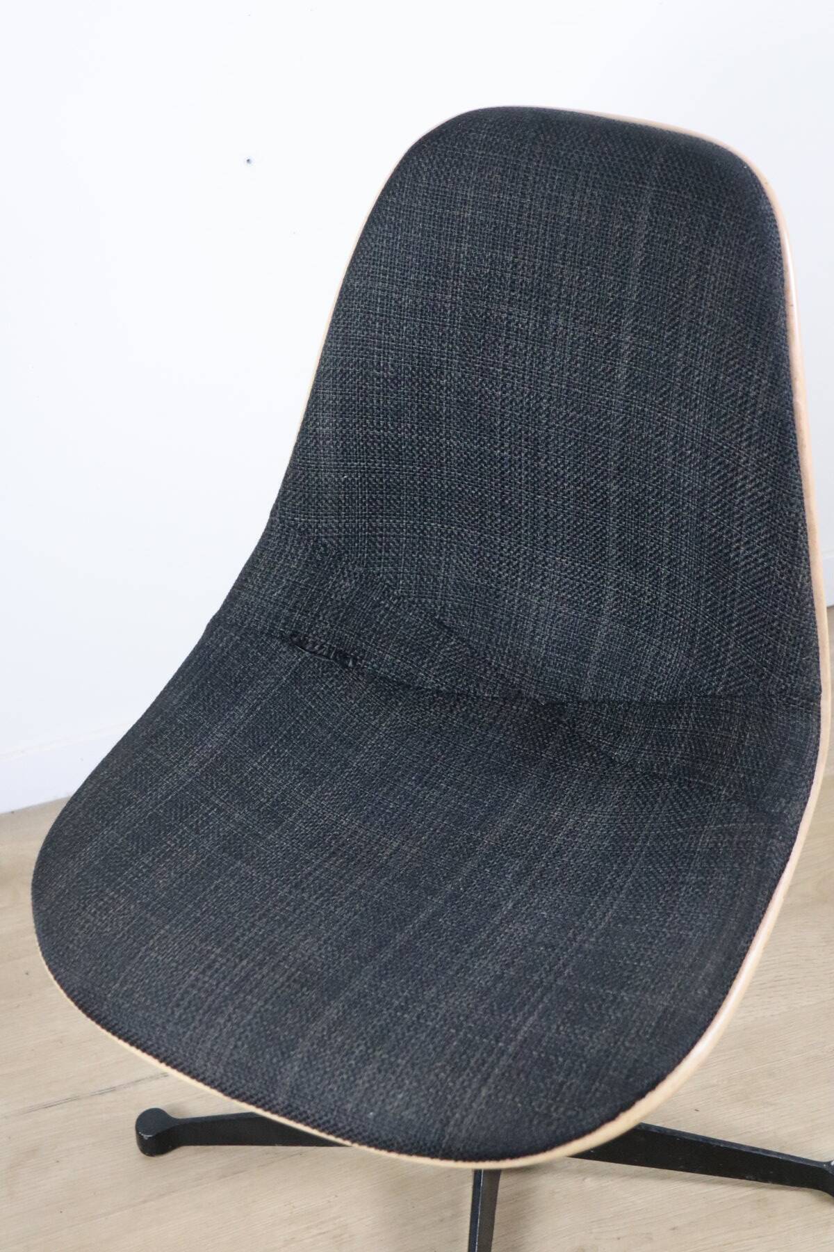 Chaise Eames Herman Miller - Fibre de verre pivotante réglable - 1960