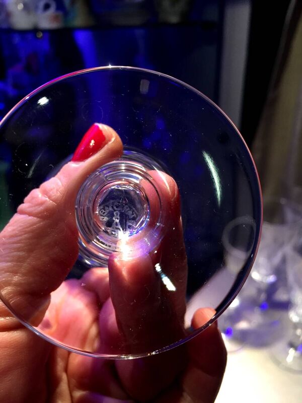 Suite de 16 flûtes à champagne en cristal Baccarat modèle Carcassonne