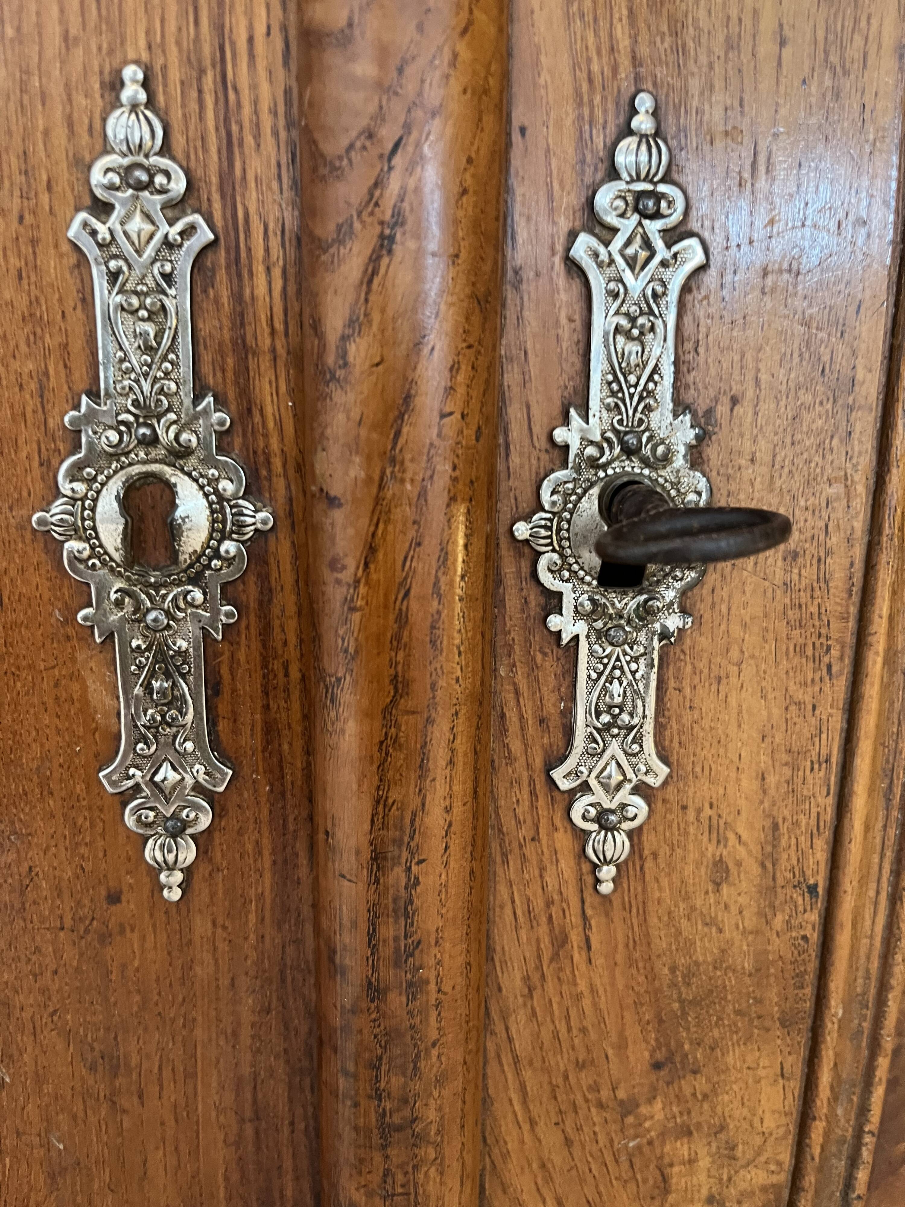 Family buffet in elm wood