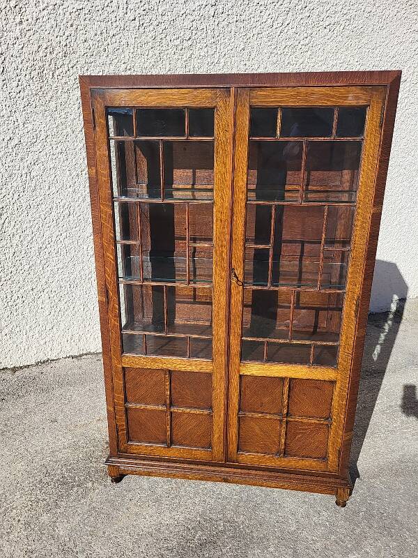 Petite vitrine bibliotheque a petits carreaux et marqueterie ancienne