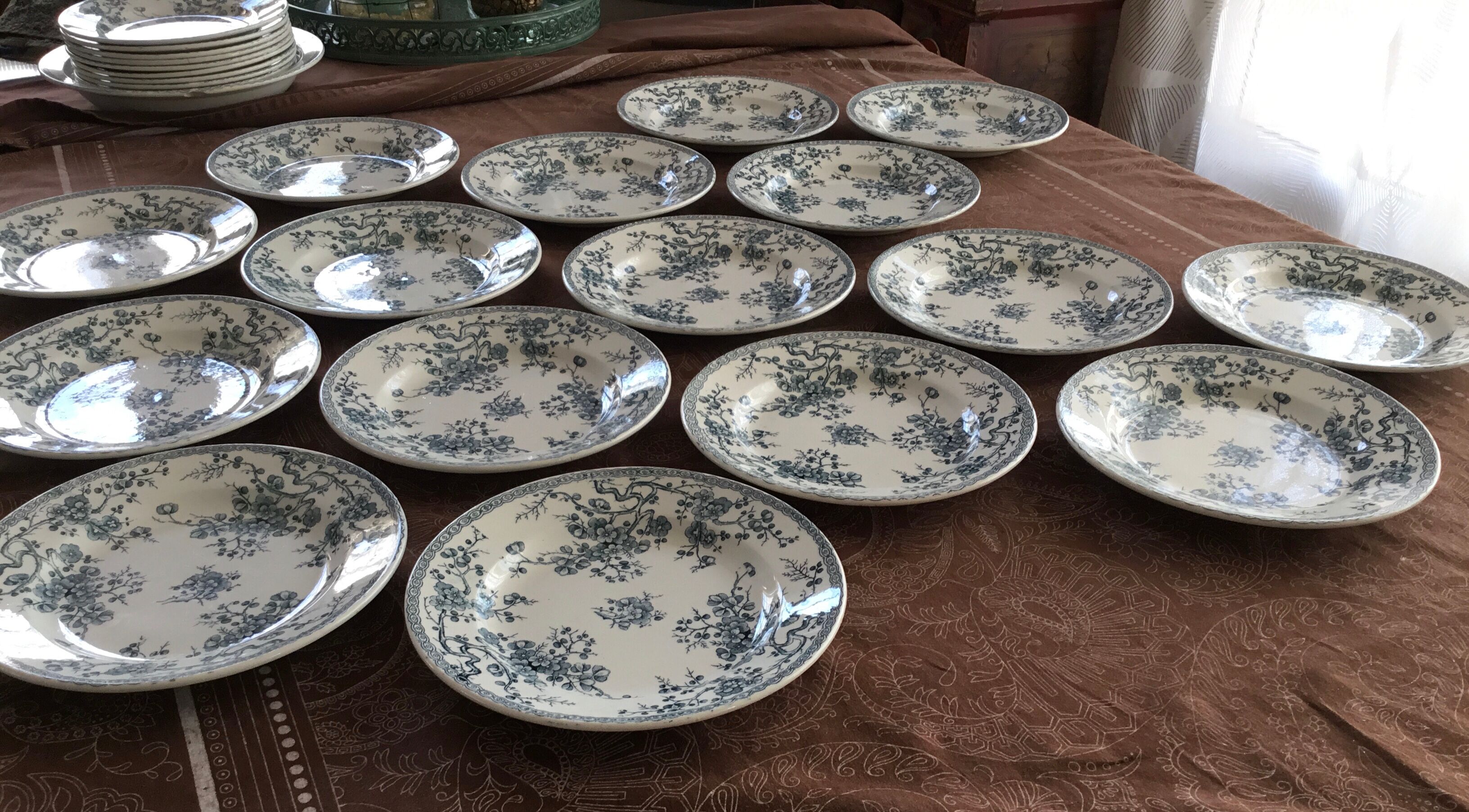 16 Gien plates