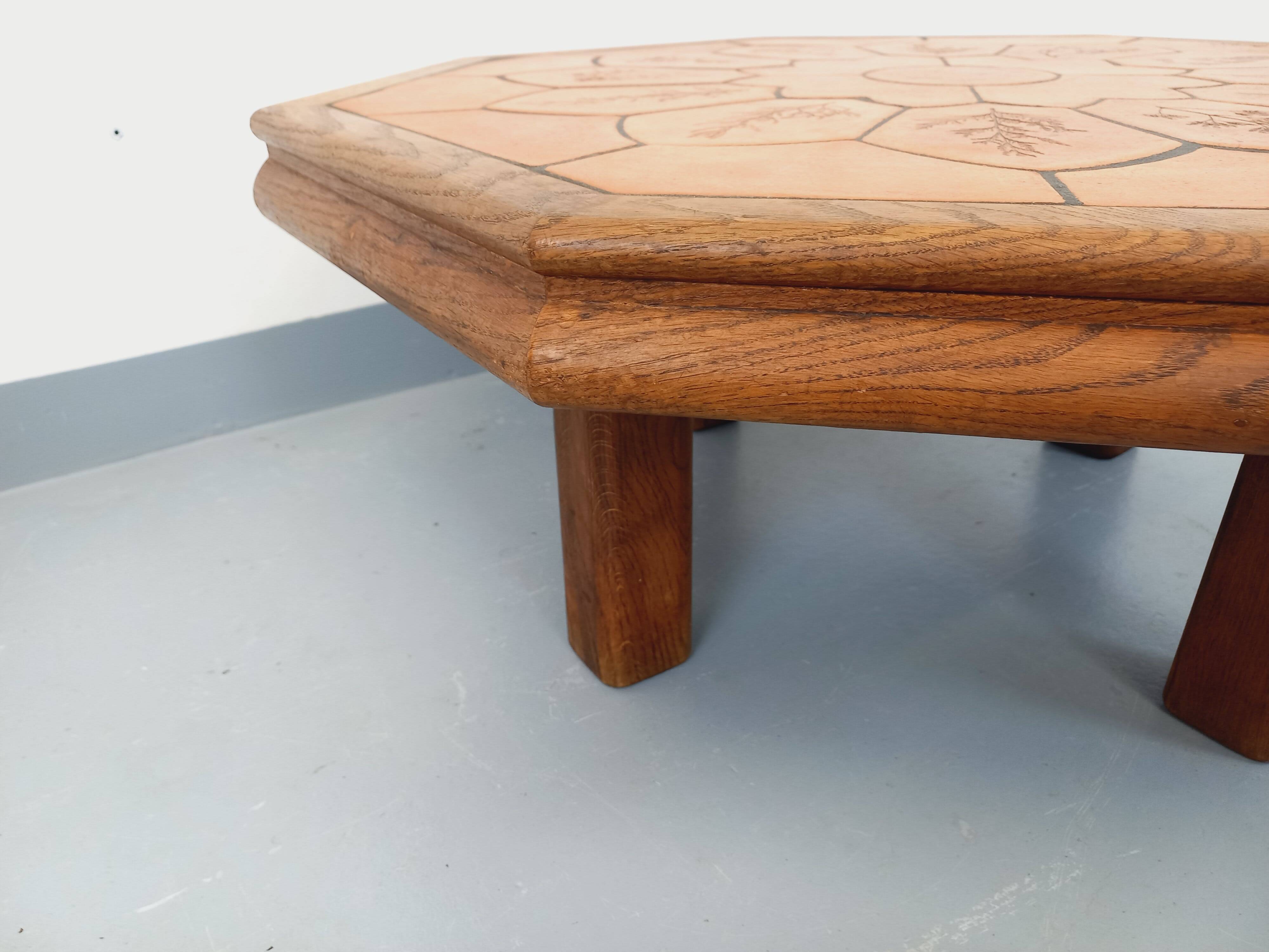 Octagonal coffee table Barrois with vintage herbarium patterns in oak and ceramic.