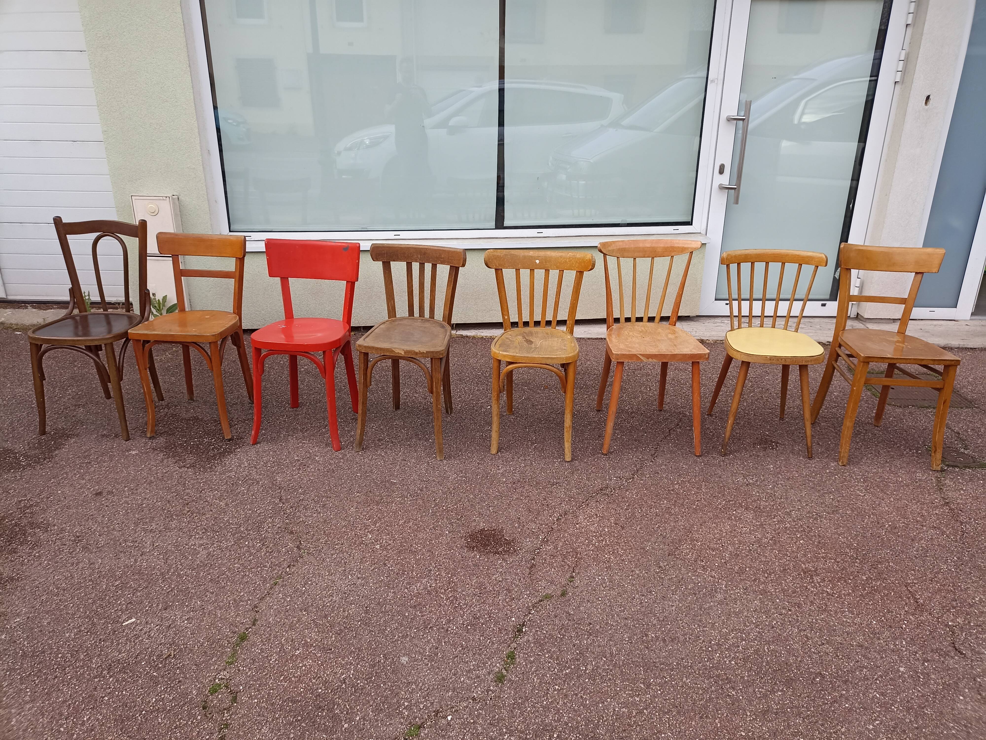 Set of 8 mismatched wooden bistro chairs - vintage
