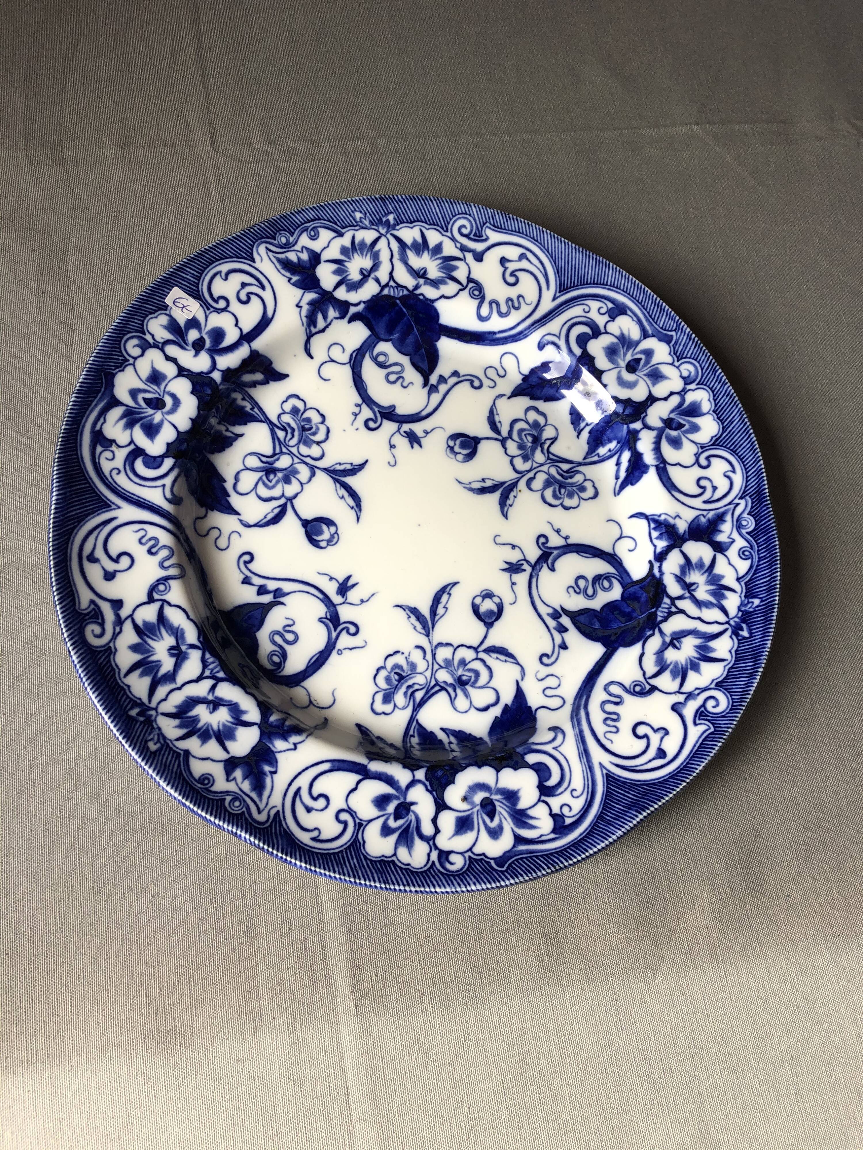 Lot of plates in earthenware creil mounteau