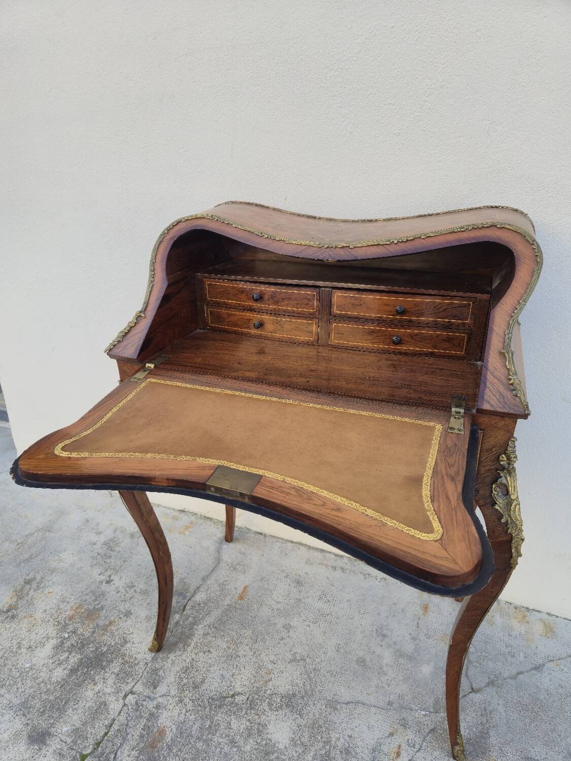 Louis XV style lady's desk in marquetry and bronze