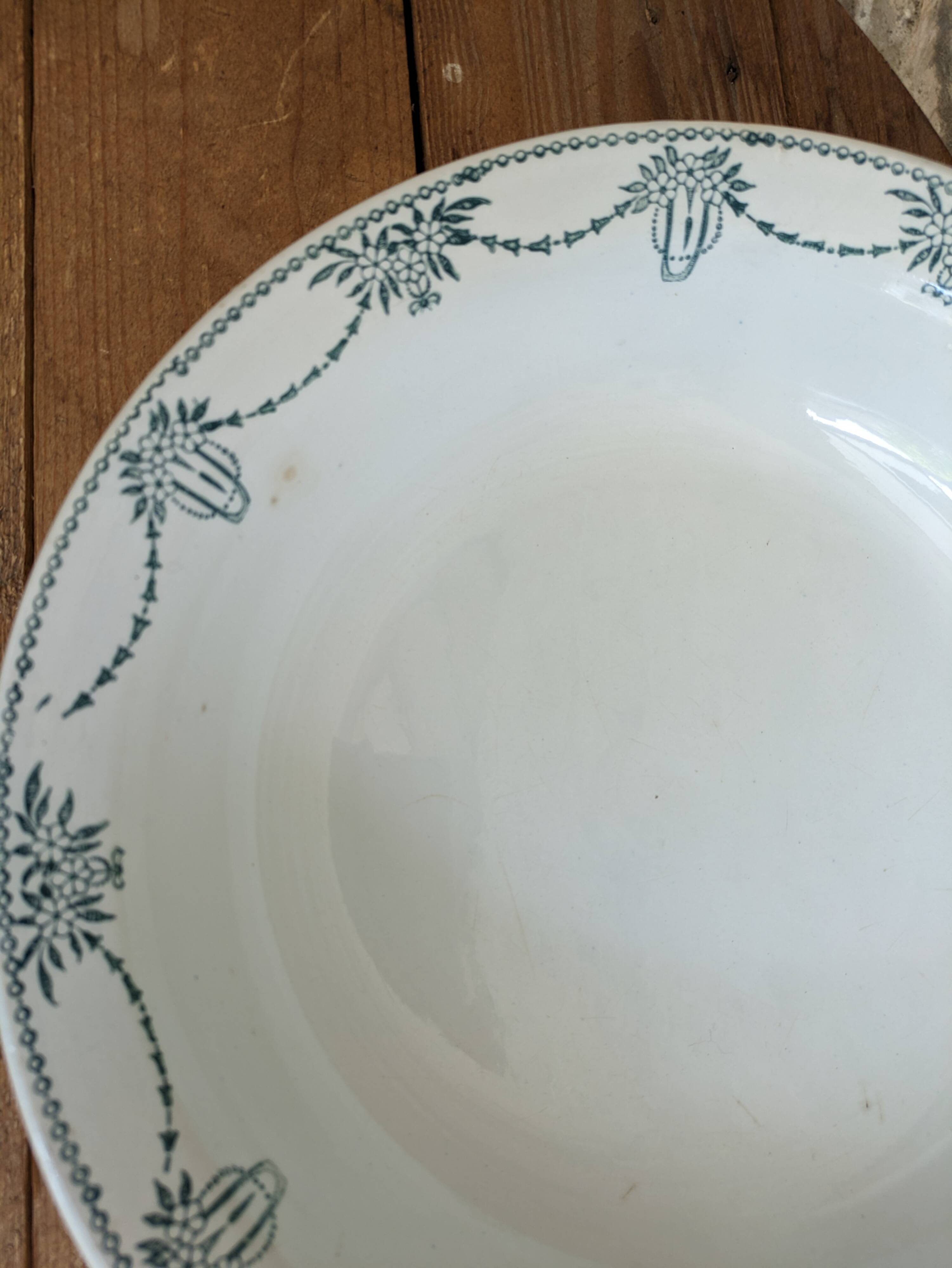 Ancien plat de service creux en céramique Moulin des loups & Hamage modèle Graciela