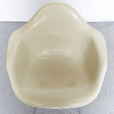Off-White Dax Fiberglas Chair by Charles & Ray Eames for Herman Miller