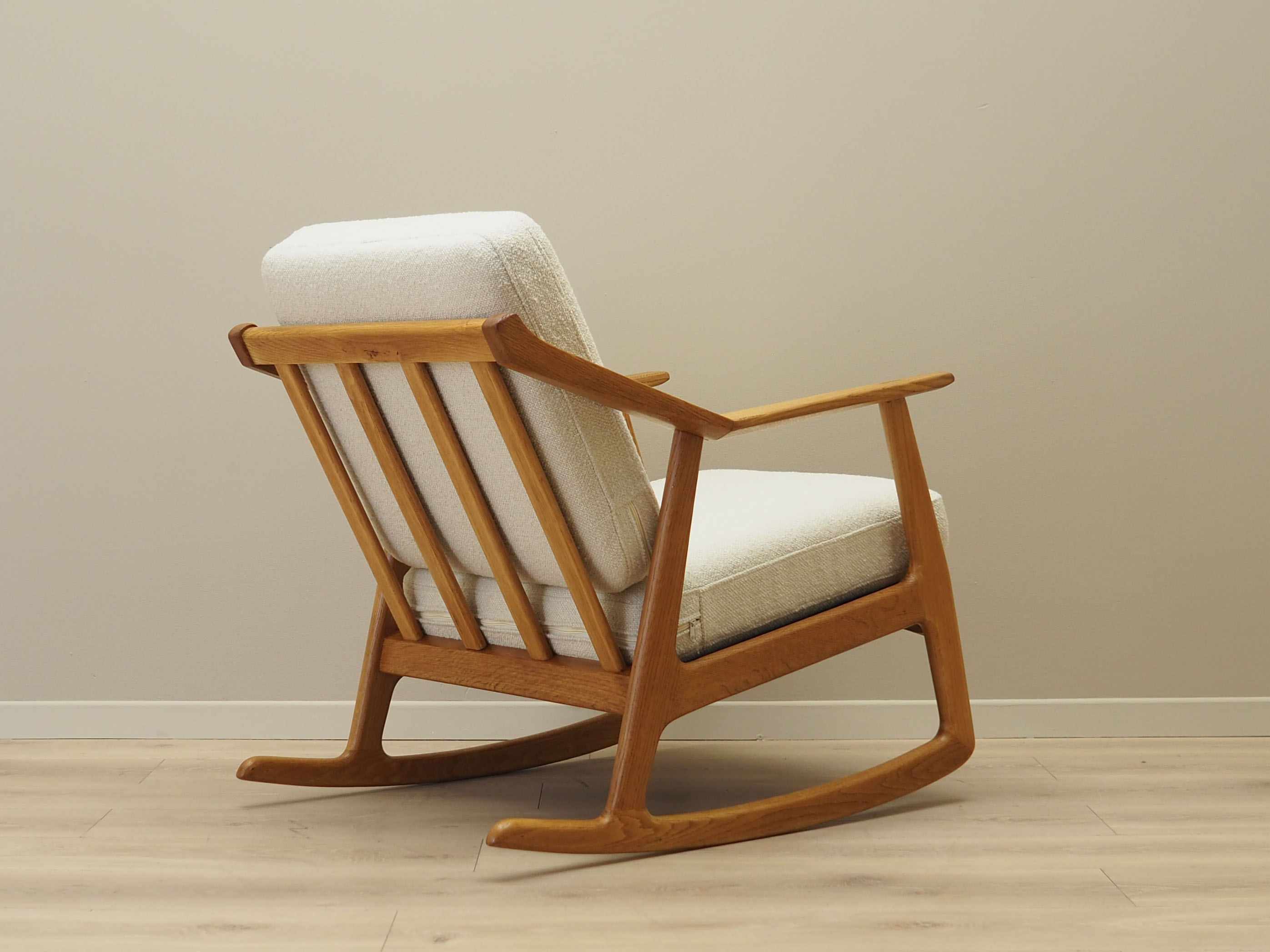 Fauteuil à bascule en chêne, design danois, années 1960, designer: H. Brockmann Petersen, production: Randers Møbelf