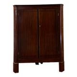 Mahogany neck style transition nineteenth century