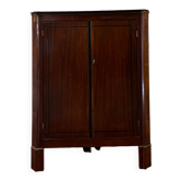 Mahogany neck style transition nineteenth century