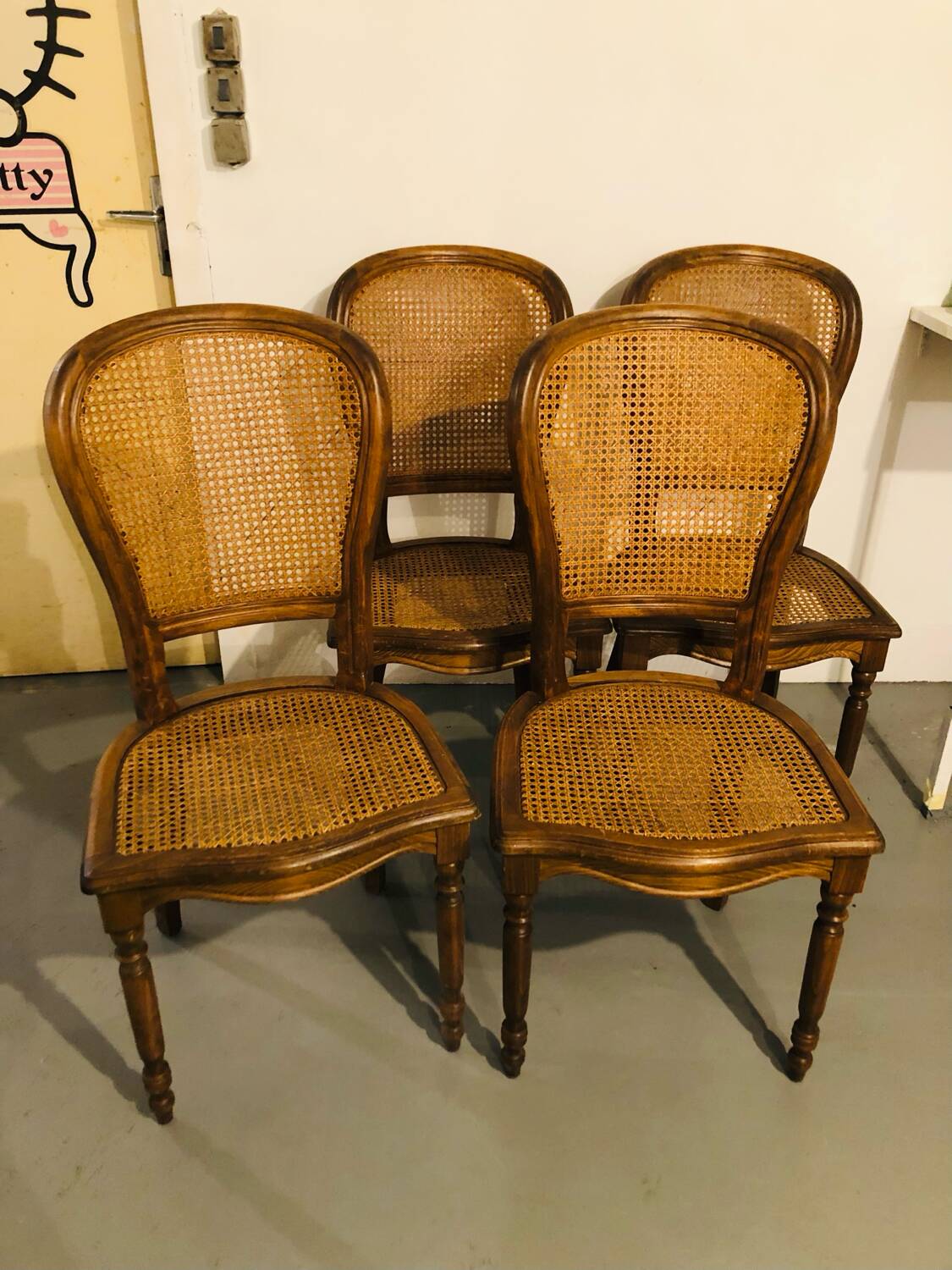Set of 4 caned medallion chairs in Louis XVI style - Excellent condition - Oak