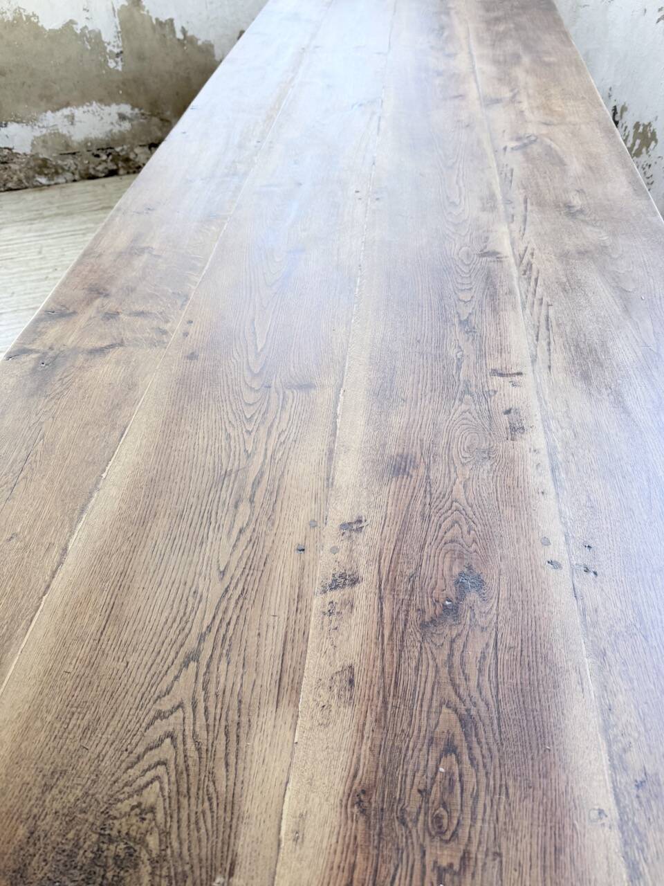 XL farmhouse table in solid oak, brutalist style, 20th century.