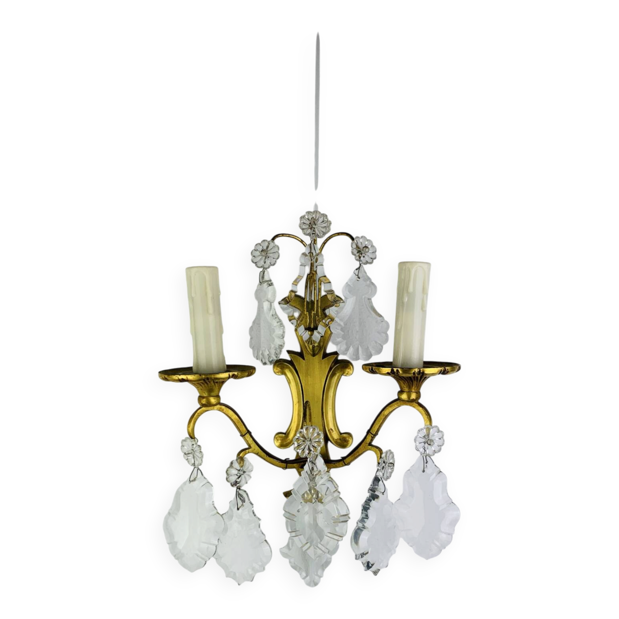 Bronze wall light with rococo style Louis XV pendants.