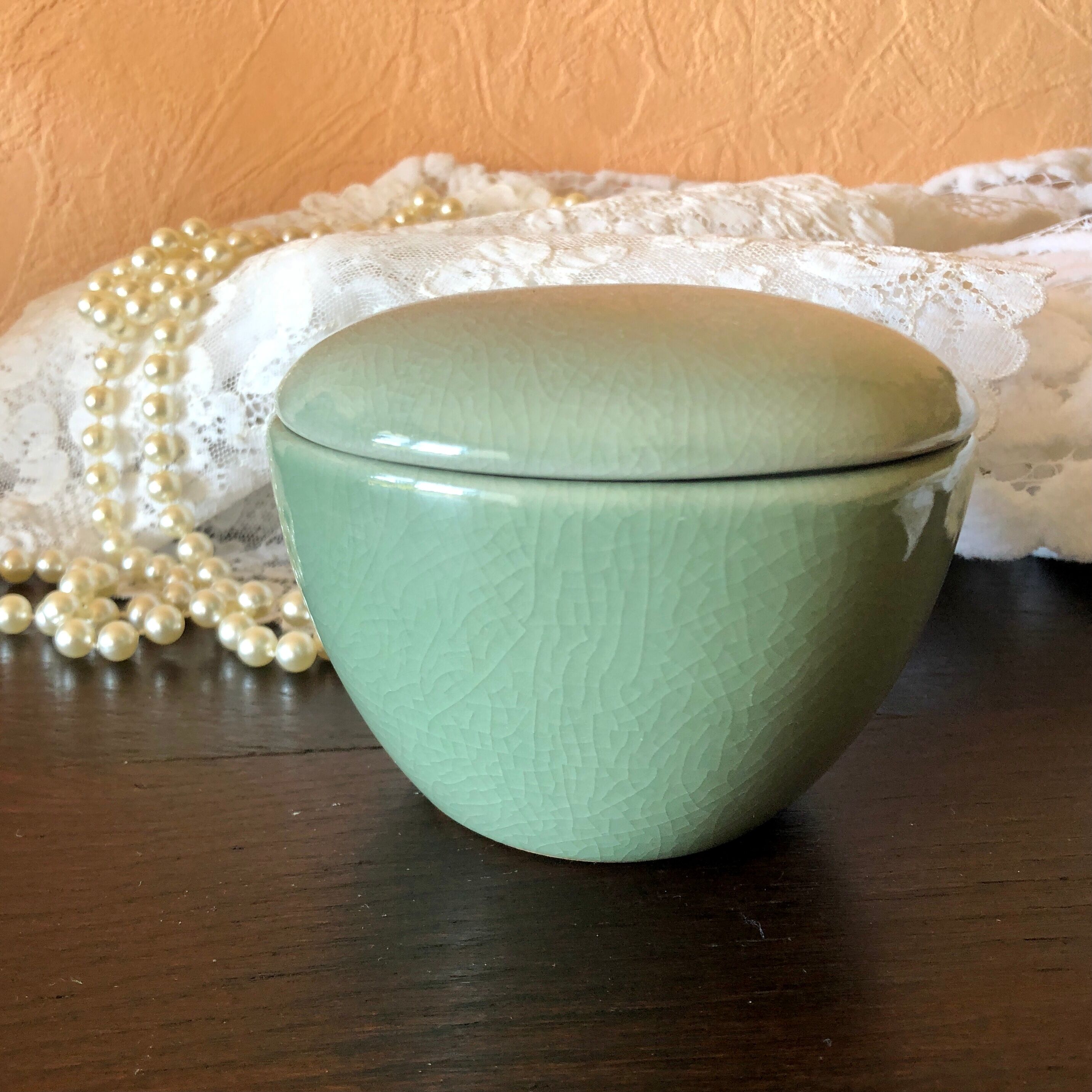 Water-green cracked ceramic box