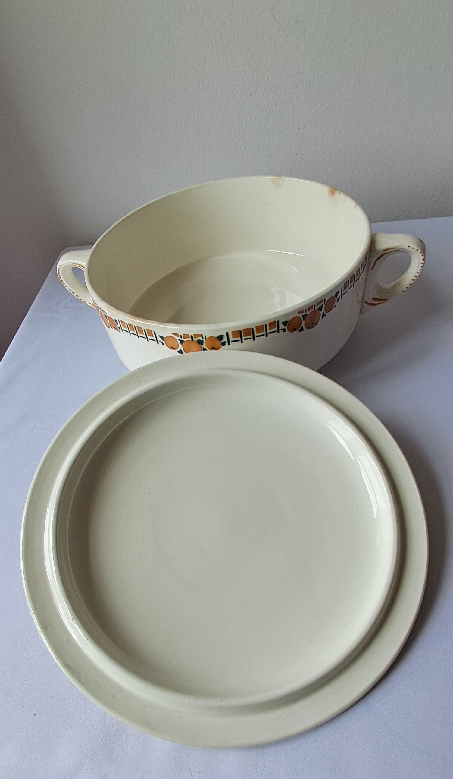 Old model vegetable dish Cotentin from the St Amand factory.