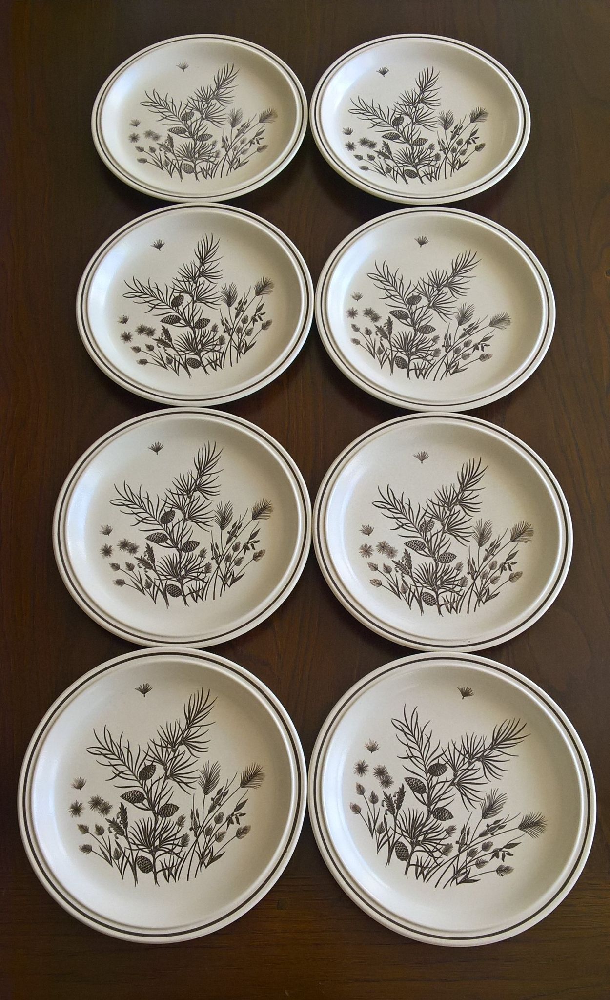 8 flat plates W.H. Grindley "Pinewood"