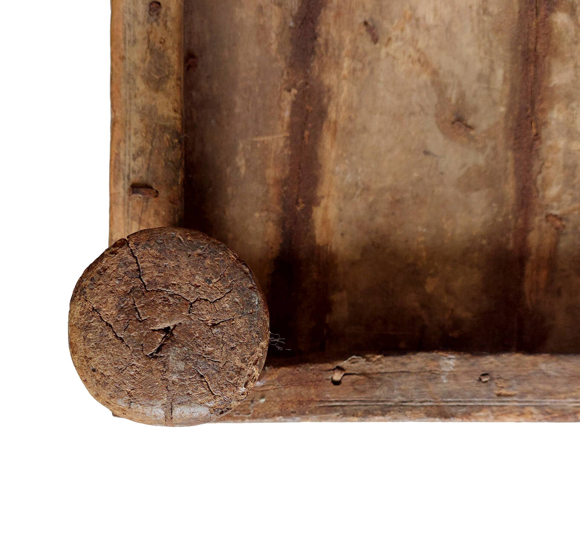 Ancient Indian ritual table of the Bajot type, wood and brass – Rajasthan