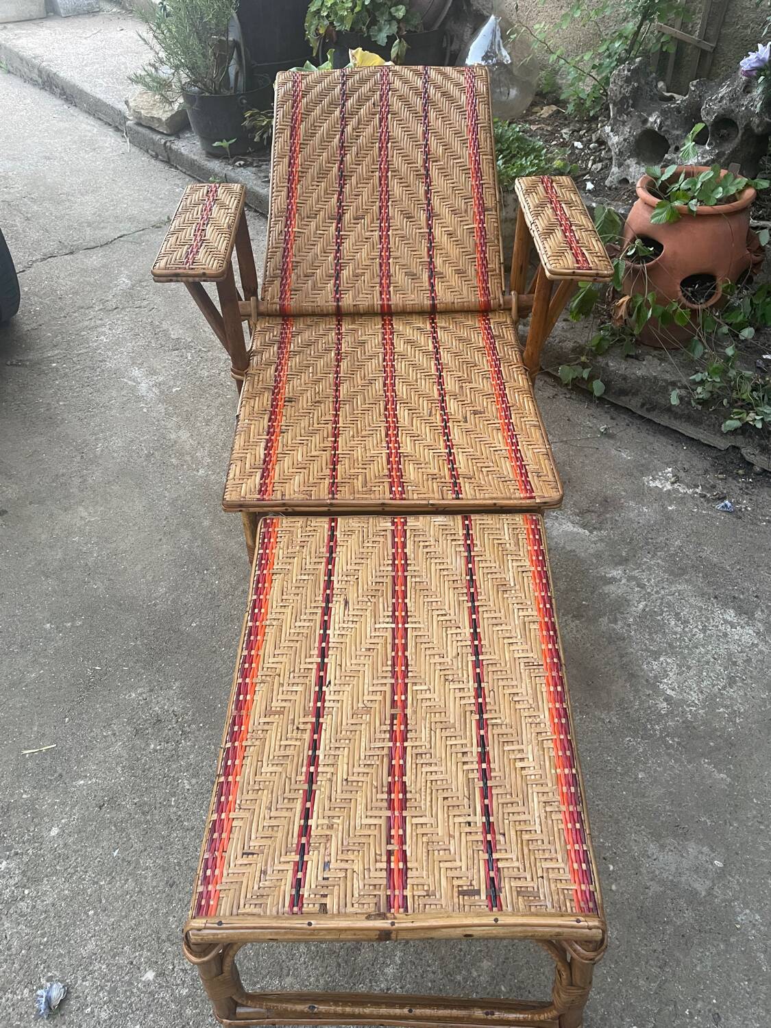 Rattan lounge chair
