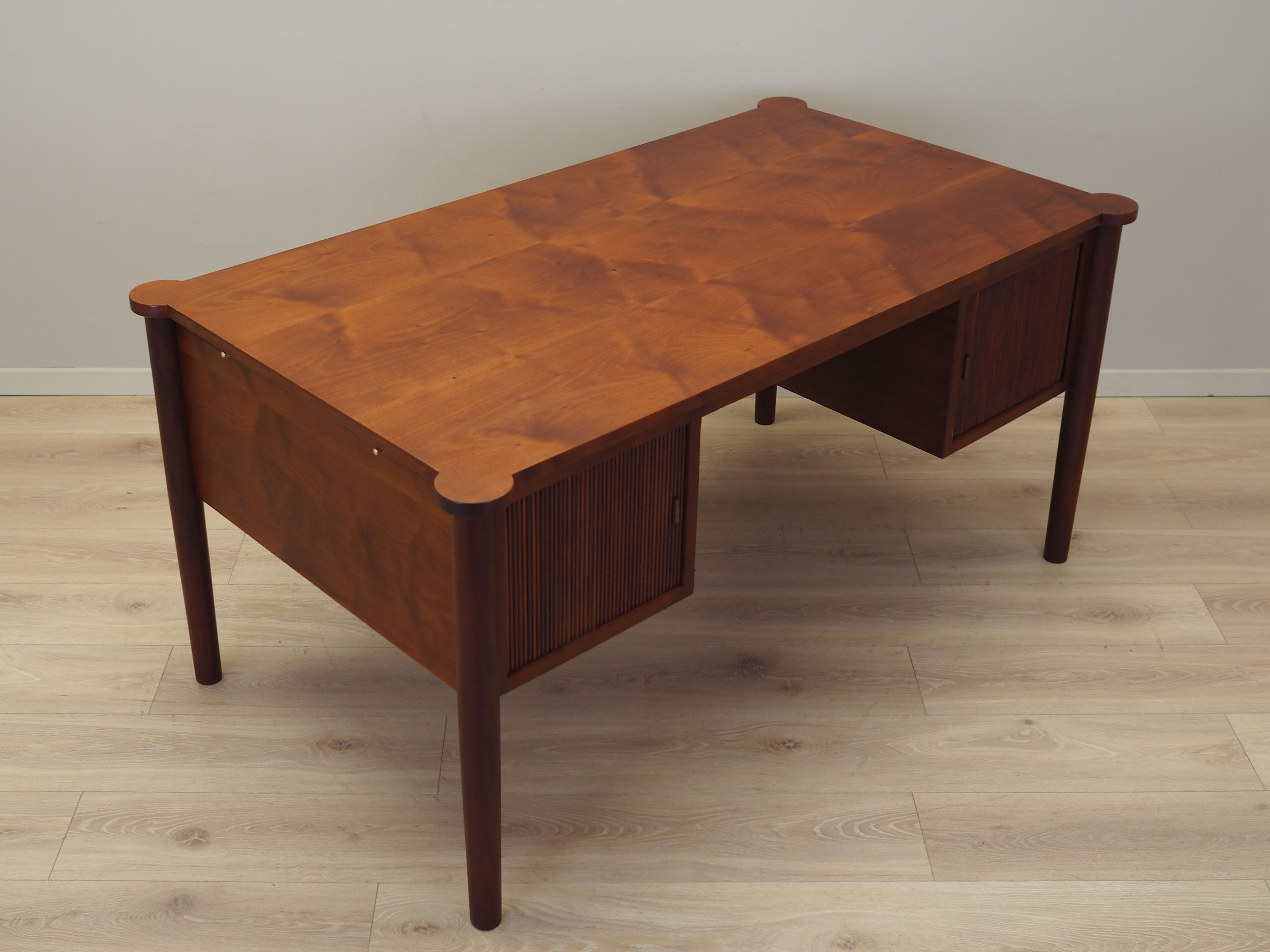 Bureau en teck, design danois, années 1970, production: Danemark
