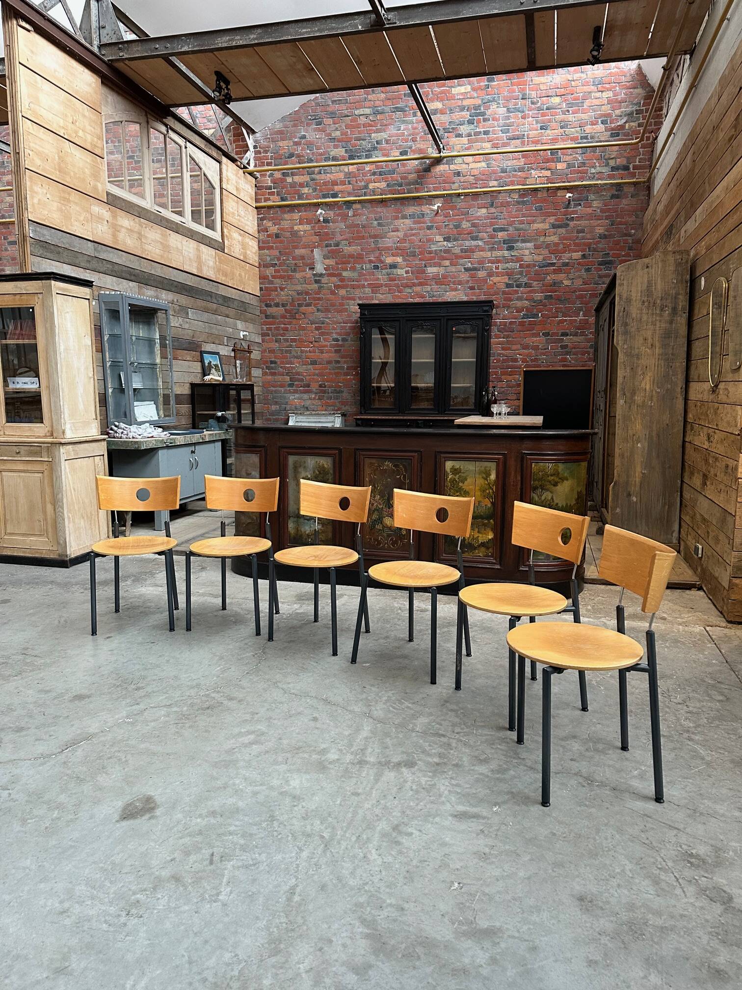 Suite de 6 chaises Années 80