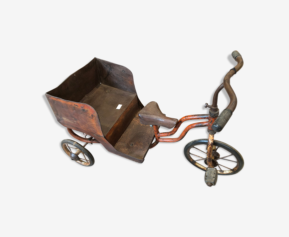 Vintage two-seater tricycle