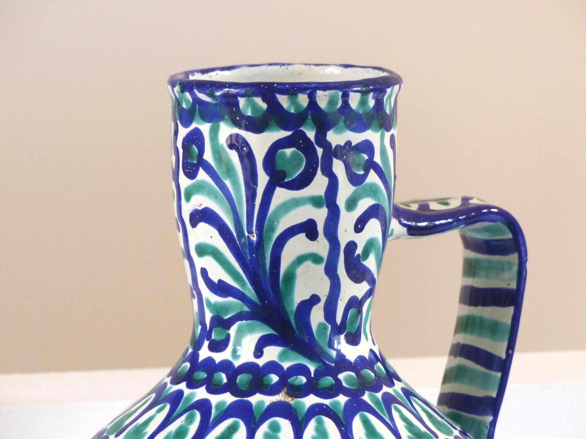 Spanish ceramic vase fajalauza vintage