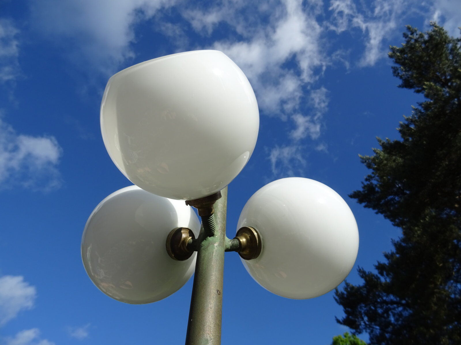 Art deco wrought iron floor lamp with arrows
