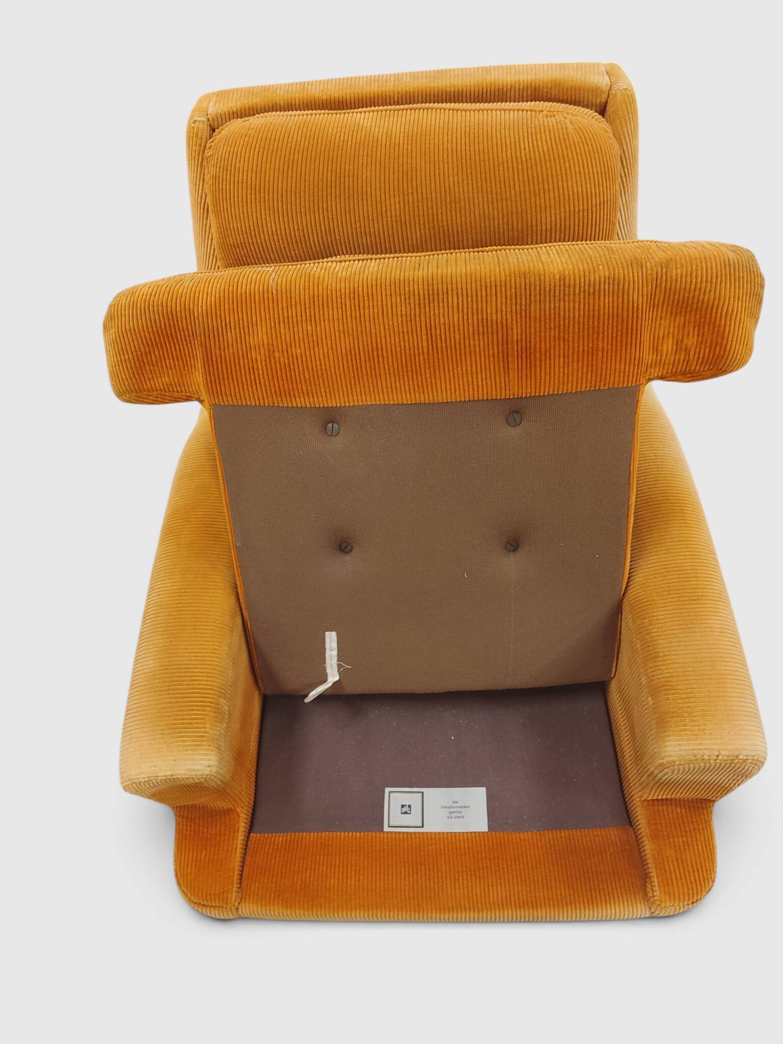 Fauteuil lounge velours côtelé "Gamba S.A. Paris" – Teinte Pêche / Abricot