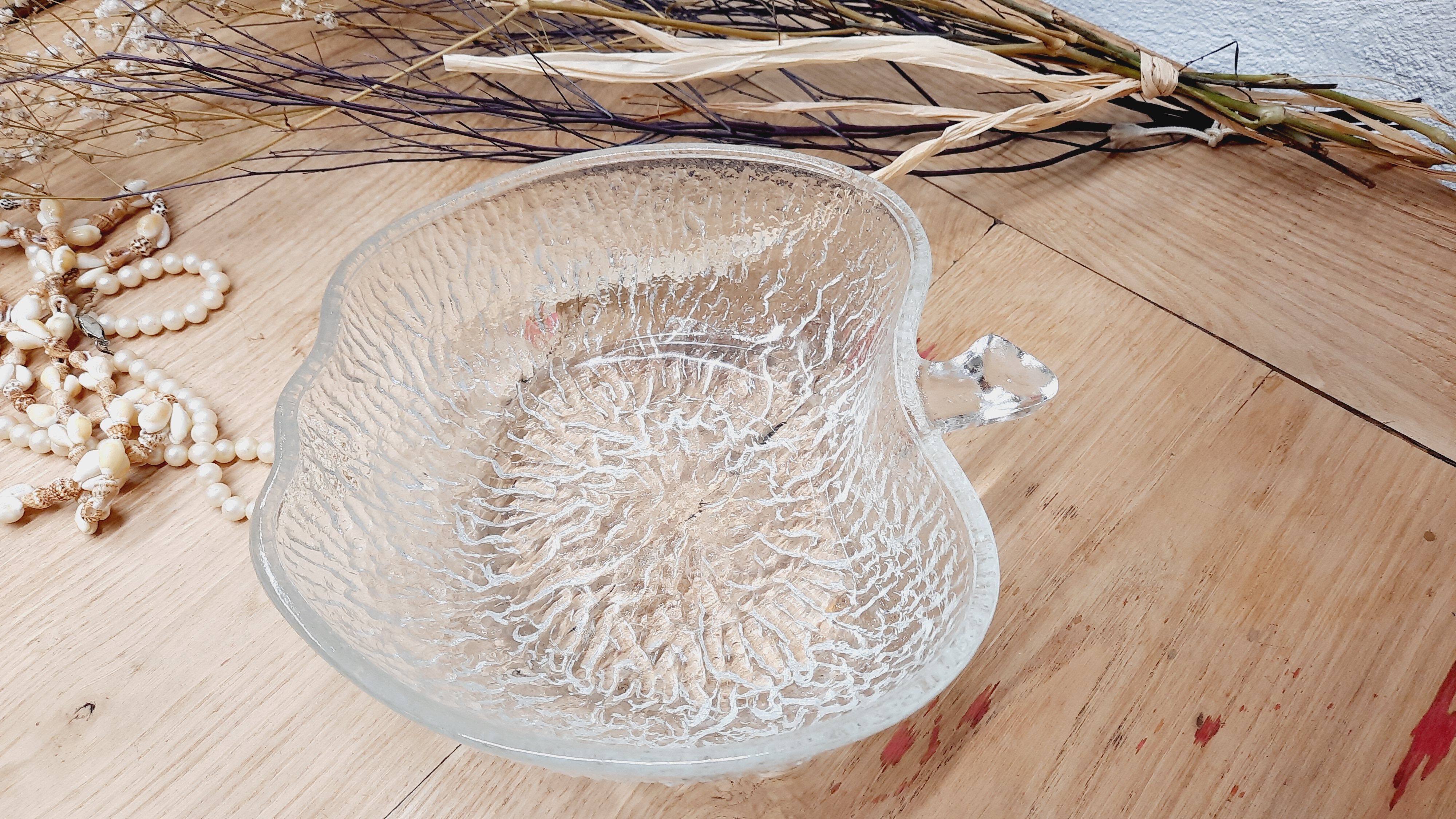 Salad bowl moulded glass apple