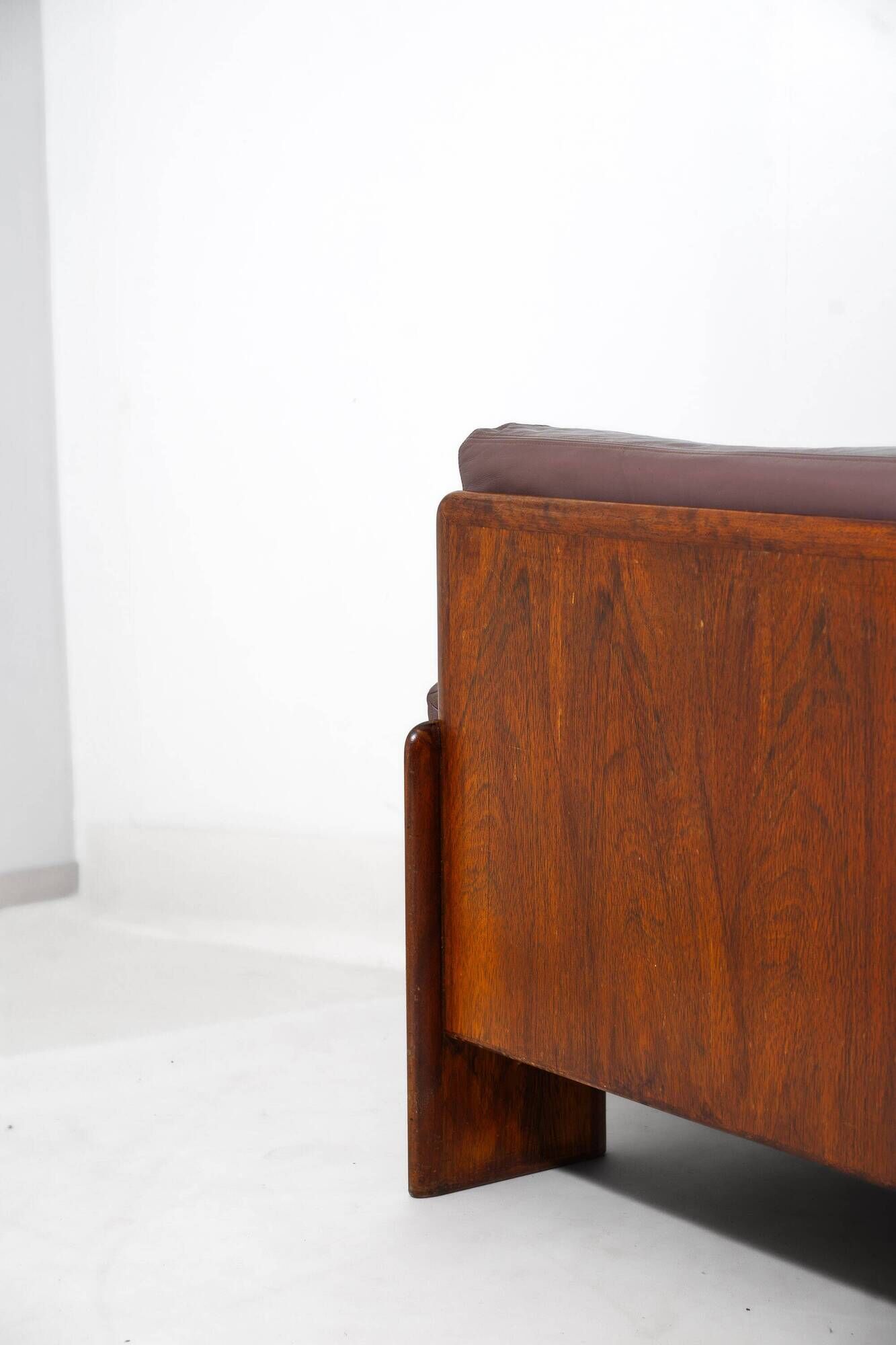 Wide minimalist loft sofa, Italy 1970s