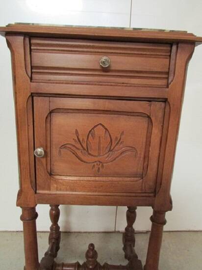 Canelé leg bedside table, 1900s