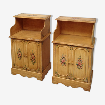 Paire de meubles vintage en bois décor floral